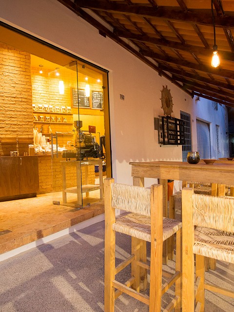 Diseño y remodelación de local comercial para Cafetería La Ventana
