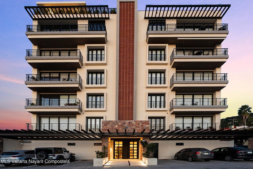 Desarrollo inmobiliario Zul condominios - torre de 13 unidades habitacionales